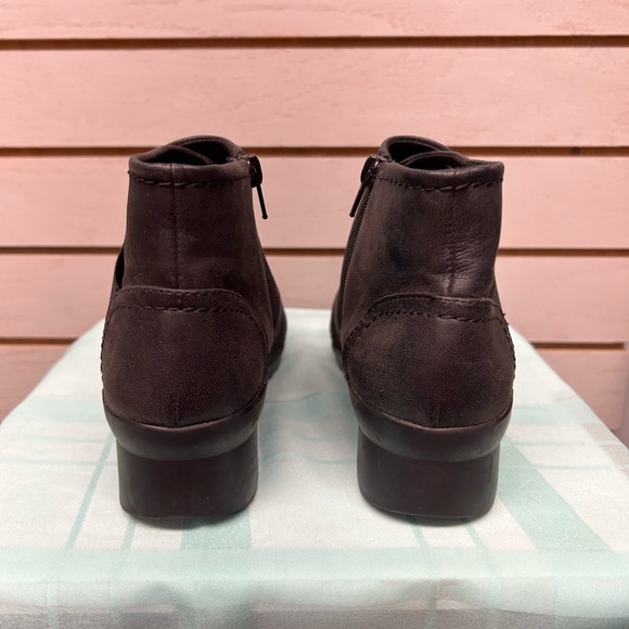 Clark Brown Ankle Boot Size 38 (7.5) - Picture 3 of 6